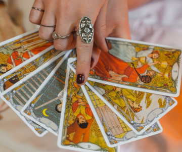 Tarot 2023 : Prédictions et perspectives d'avenir