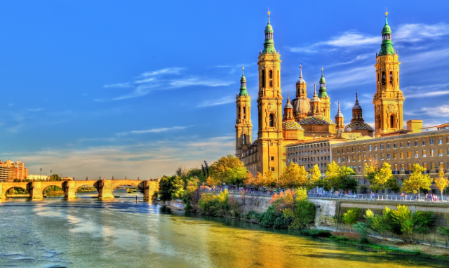 ¿Qué hacer de noche en Zaragoza, España?