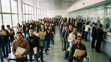 Pasos para presentar la regularización de estado migratorio en España 2026