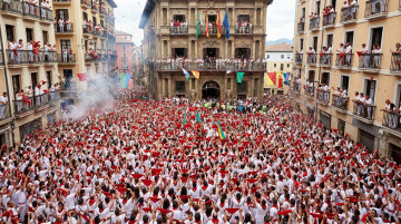 Qué hacer en las Fiestas de San Fermín: guía para disfrutar de los encierros y el ambiente de Pamplona