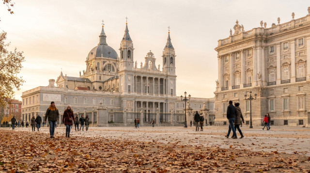 La Almudena cae en lunes: Madrid capital tendrá festivo local el 9 de noviembre y un fin de semana largo