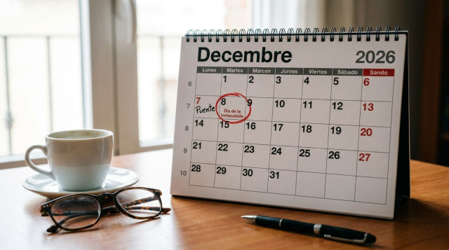 calendario de diciembre con el martes 8 marcado como festivo del puente de la Inmaculada y el lunes 7 señalado como día de puente