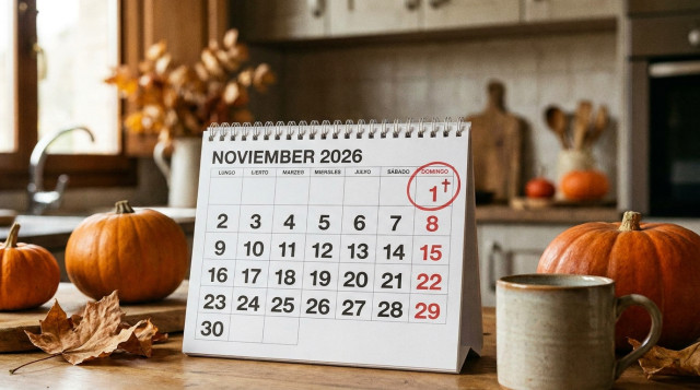calendario de noviembre de 2026 con el domingo 1 marcado como festivo de Todos los Santos