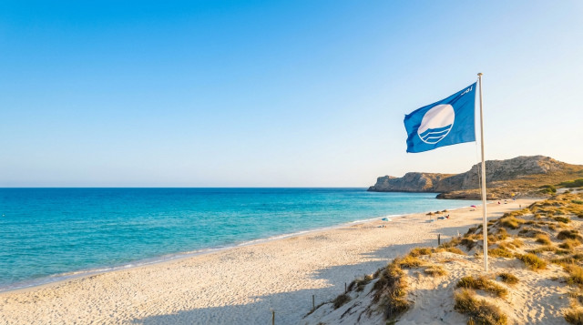 Banderas Azules 2026 en España: consulta la lista de las mejores playas y puertos premiados este verano