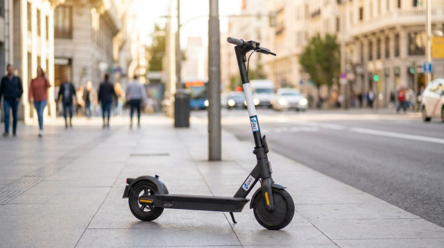Nueva normativa de la DGT para patinetes eléctricos en 2026: requisitos obligatorios y multas desde junio