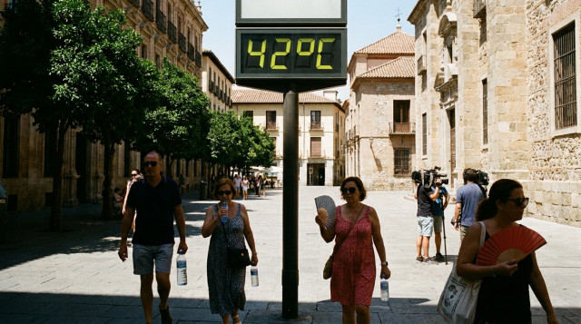 Sanidad activa el protocolo de vigilancia por altas temperaturas en España: consejos y niveles de alerta por provincias