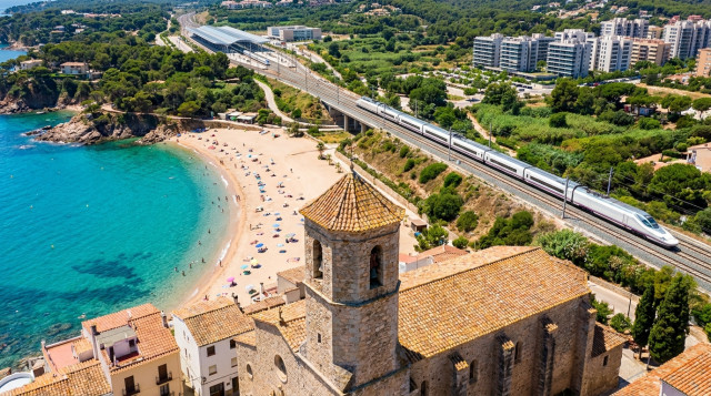 Turismo en España 2026: Los destinos más buscados para este verano y las nuevas normativas para viajeros
