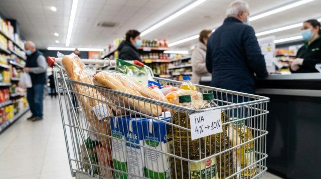 La rebaja del IVA en los alimentos básicos llega a su fin: así afectará a la cesta de la compra