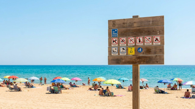 Multas en las playas de España: las prohibiciones y normas que debes conocer este verano